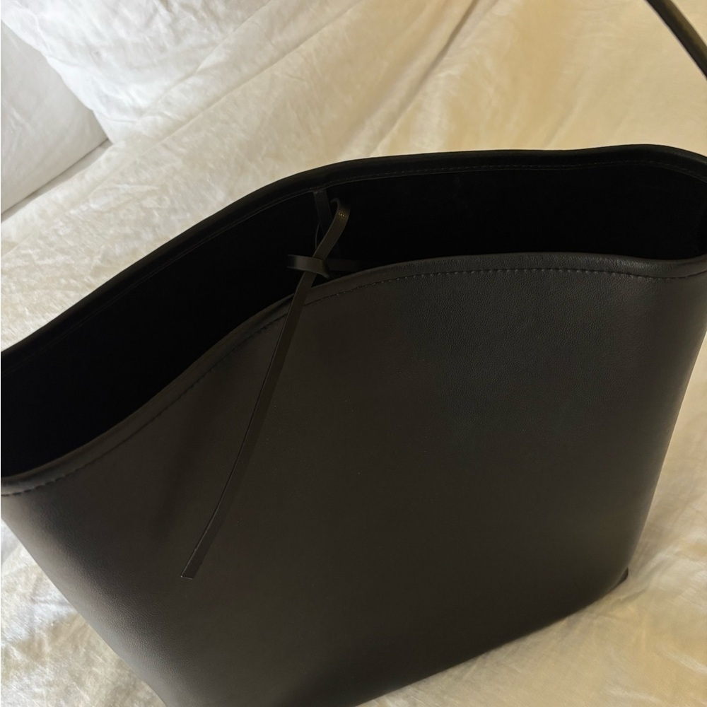 The Curated Smooth Black Leather Weekend Tote Bag - Picture 5 of 6